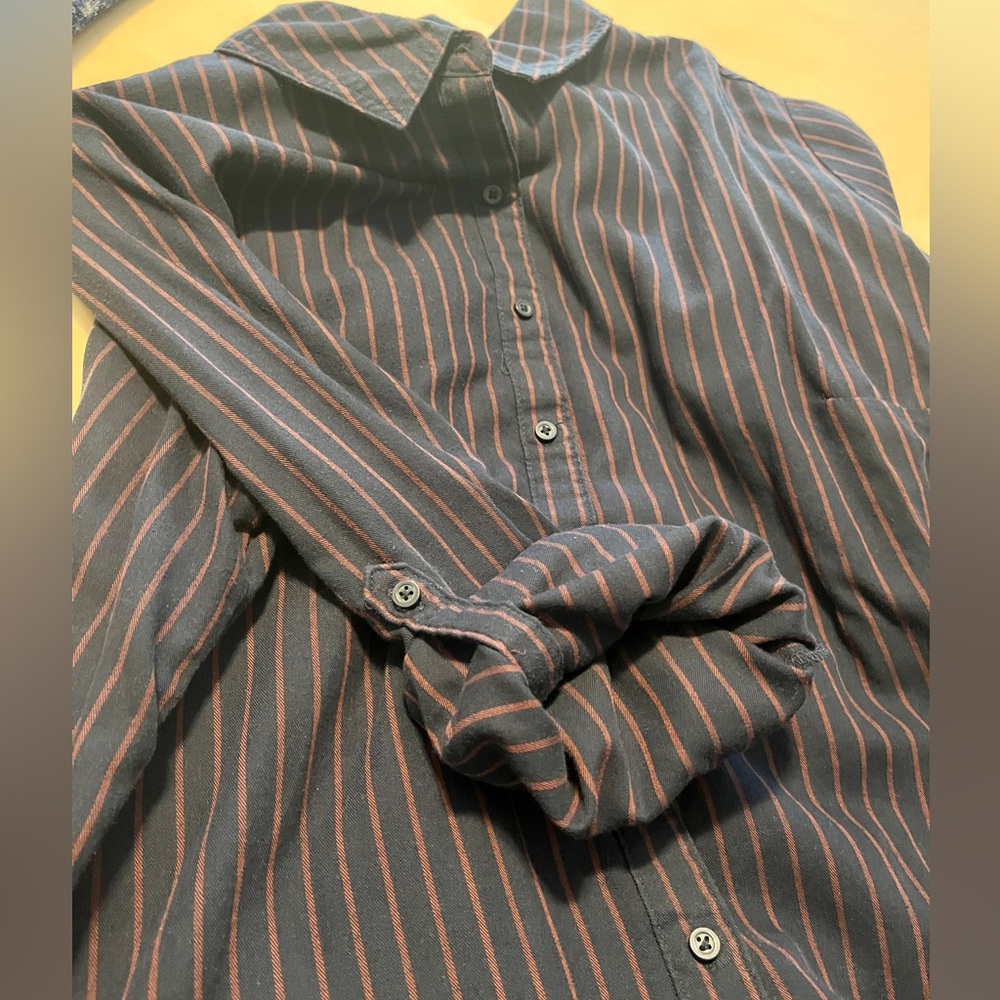 Riders by Lee | Women's Button Down Shirt | Blue with Maroon Stripes | Size 1X - Picture 4 of 4